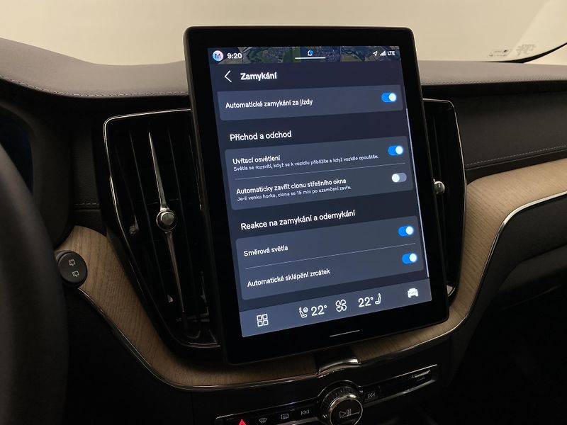 Volvo XC60 T8 AWD RECHARGE DARK ULTRA CZ - fotka 54 z 61