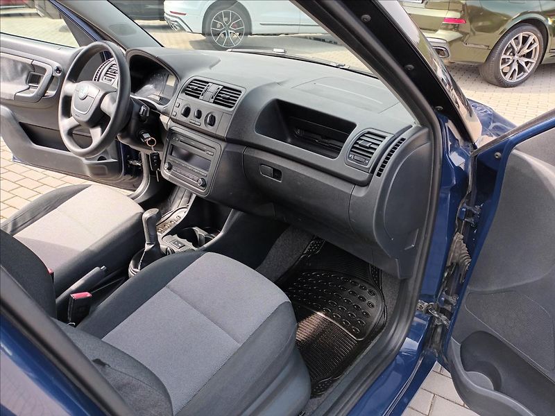 Škoda Roomster 1,2 TSI,77KW,KLIMA,PARKING - fotka 21 z 34