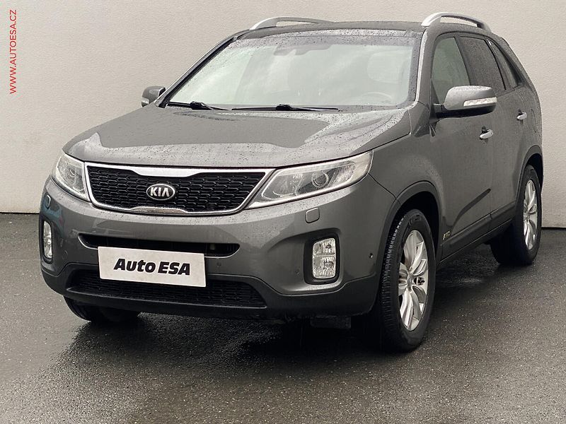 Kia Sorento (2014) 2.2CRDi 4x4, AT, xenon, panor - fotka 3 z 23