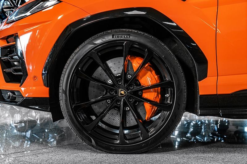 Lamborghini Urus 360°/B&O/PANO/ANIMA/23