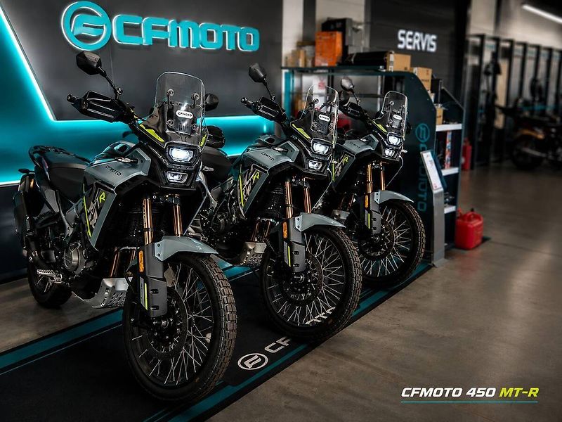 CFMOTO 450 MT-R (2026) - fotka 3 z 16
