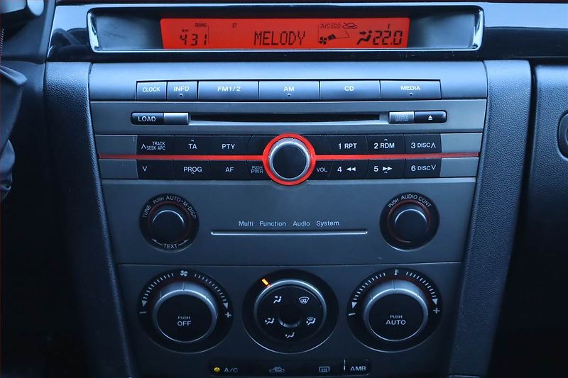 Mazda 3 (2007) 1.6, po STK, oblíbený vůz - fotka 12 z 17