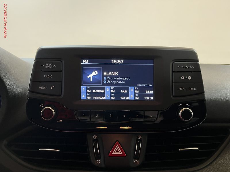 Hyundai i30 (2018) 1.4 T-GDi, 1.maj,ČR, Trikolor - fotka 11 z 16