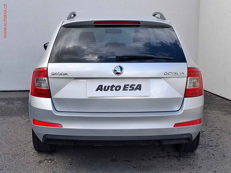 Škoda Octavia (2016) 1.6TDi, ČR, AC, výhřev sed - fotka 5 z 14