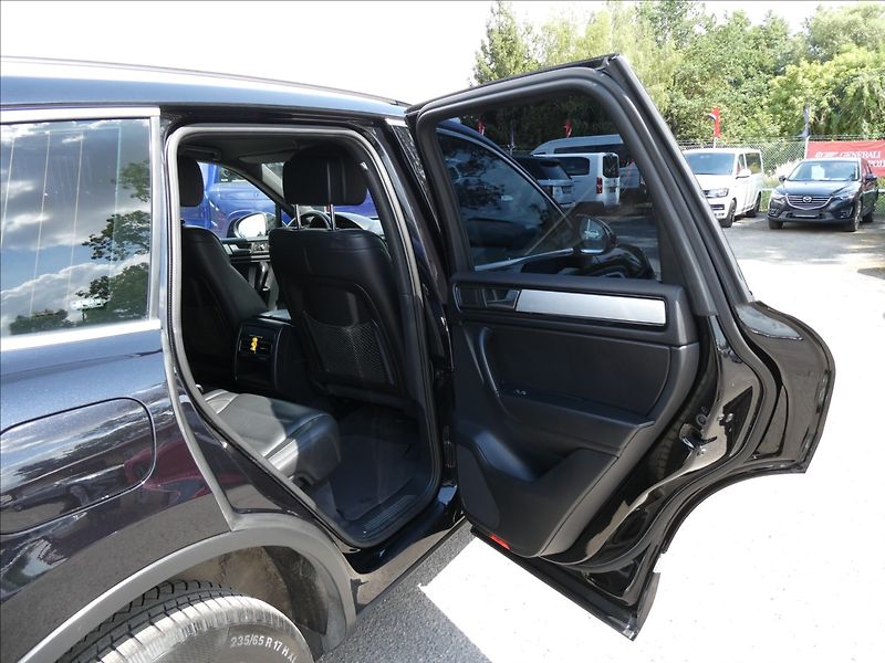 Volkswagen Touareg 3,0 TDi V6 180kW, webasto, DPH - fotka 22 z 50