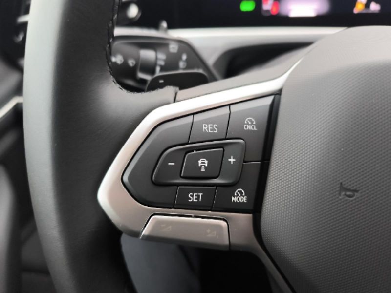 Volkswagen Passat Elegance 1,5 eTSI 110 kW mHEV - fotka 13 z 24