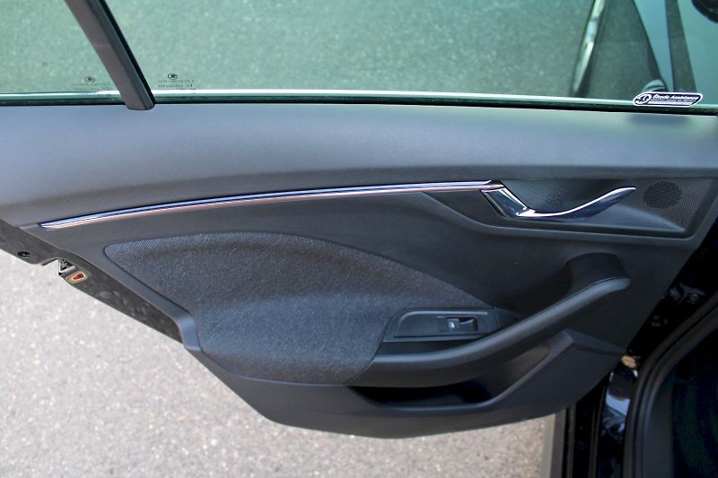 Škoda Kamiq (2024) Top Selection 1.0TSI / 85kW 6° - fotka 19 z 24