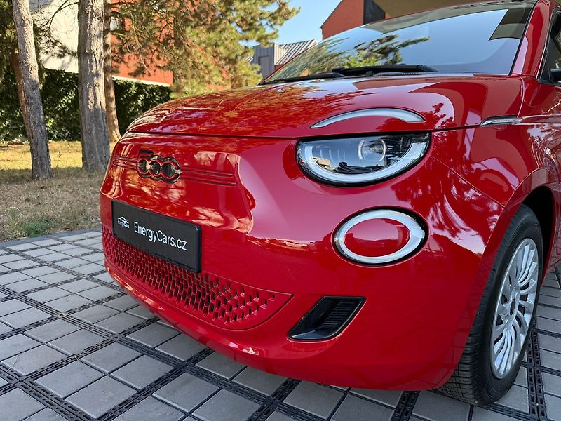 Fiat 500 (2023) RED 70kW Kamera - fotka 5 z 34