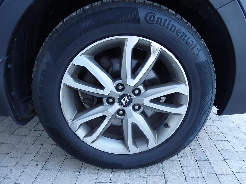 Hyundai Santa Fe 2.2 CRDi AWD ZÁLOHOVÁNO - fotka 13 z 17