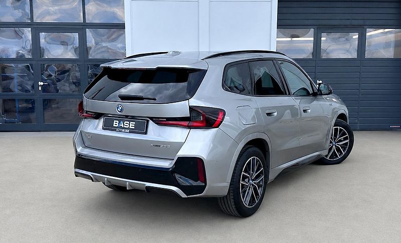 BMW X1 xDrive30e M-Sport - fotka 4 z 28