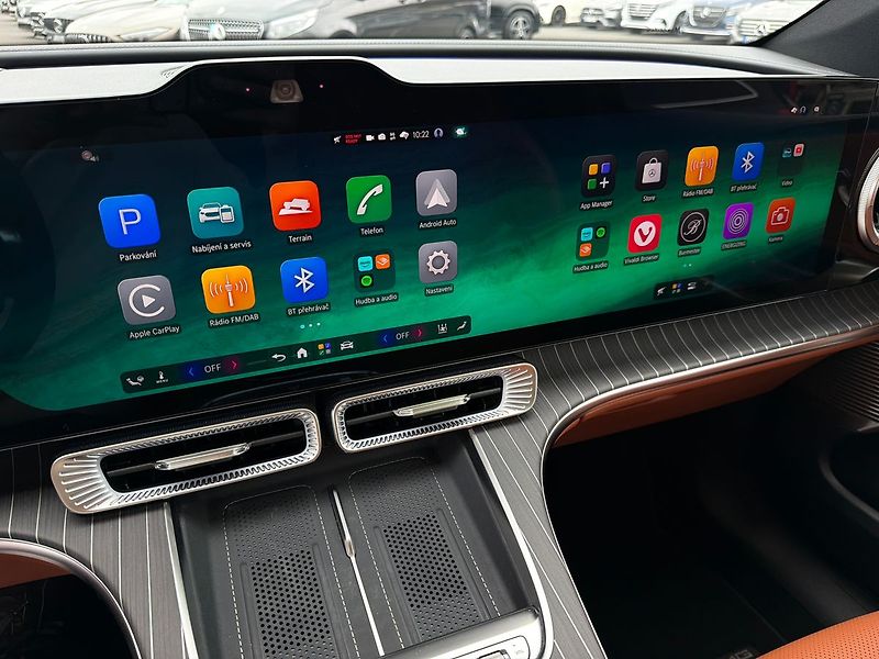Mercedes-Benz GLC 400 4MATIC EQ - fotka 35 z 36