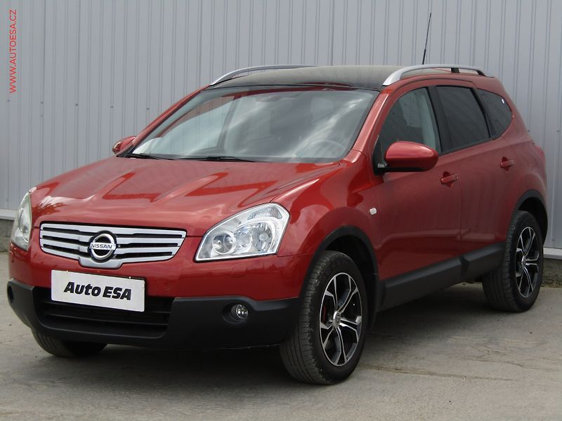 Nissan Qashqai (2009) 2.0 dCi 4x4, 7míst, ČR, AC - fotka 3 z 20