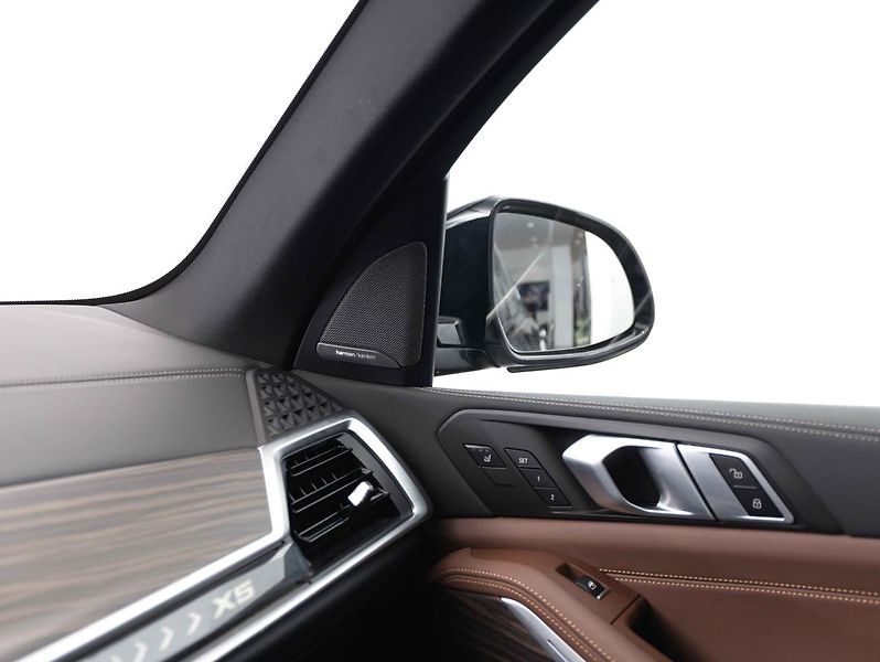 BMW X5 xDrive40d - fotka 16 z 23