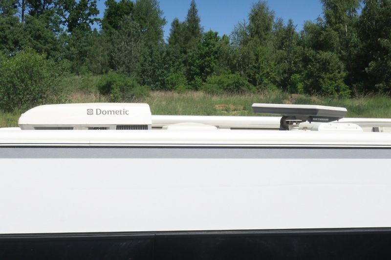 Hobby Ostatní (2011) 650 UFF PREMIUM - J190 - fotka 6 z 50