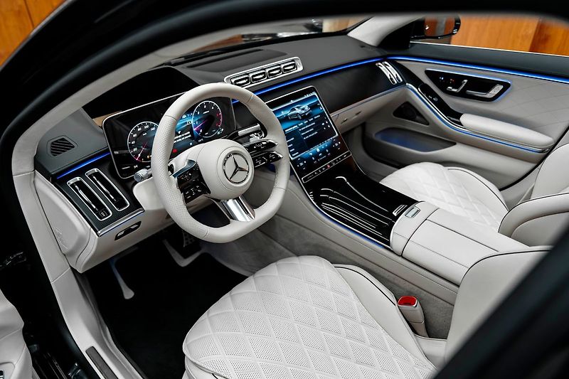 Mercedes-Benz Třídy S d 4MATIC - fotka 7 z 27