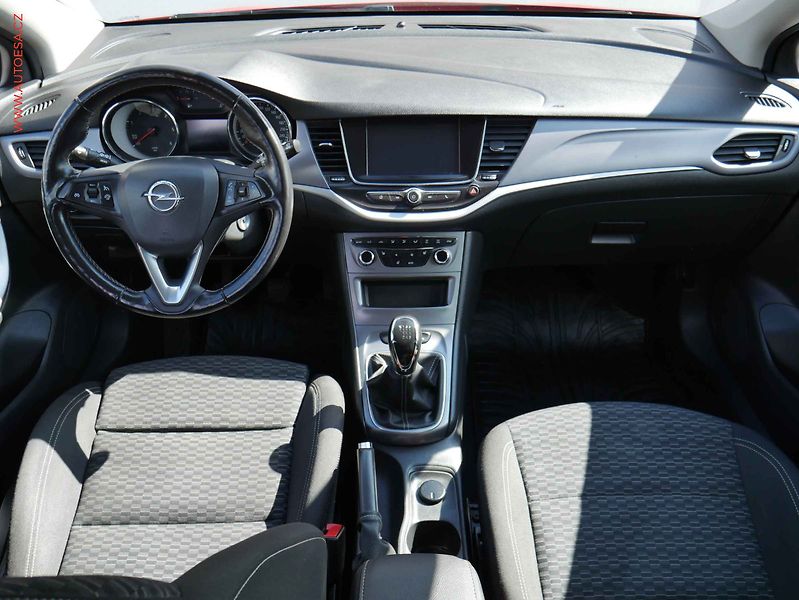 Opel Astra (2018) 1.6 CRDi Sports Tourer, ČR - fotka 8 z 20