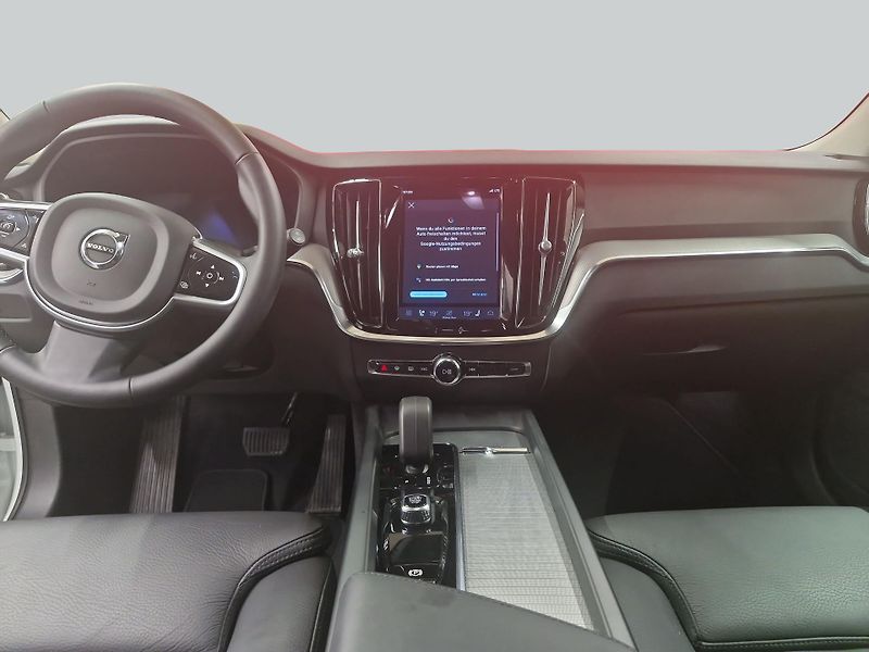 Volvo V60 B4 Plus Dark - fotka 14 z 19