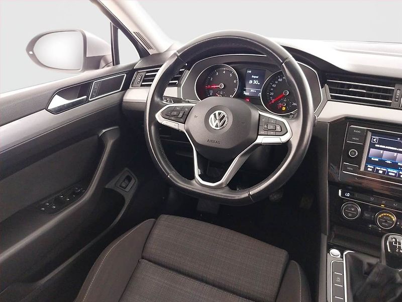 Volkswagen Passat (2019) 1.5 TSI, Tempomat - fotka 7 z 24