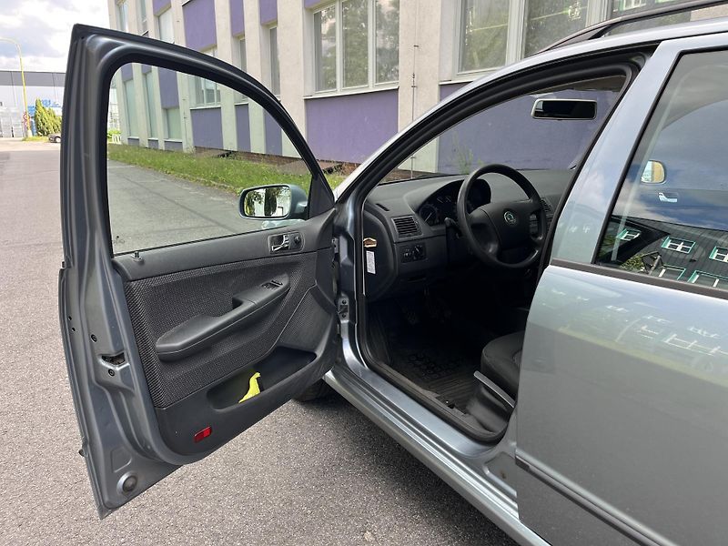 Škoda Fabia 1,4i 16V /74kW/1.maj./servis. - fotka 8 z 30