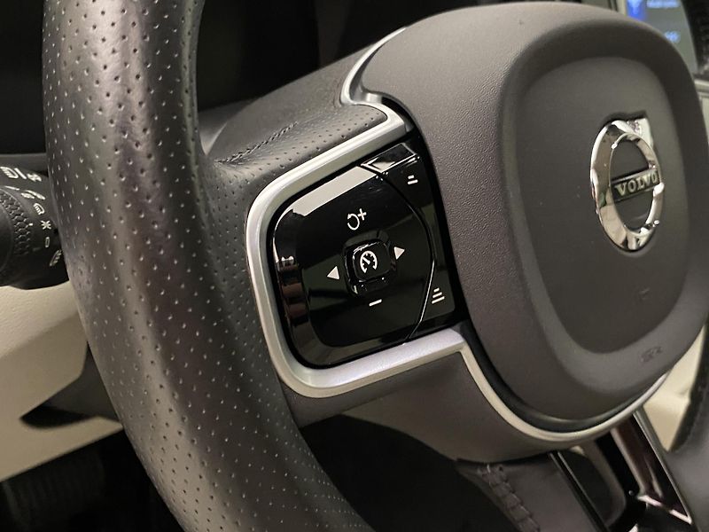 Volvo V60 D4 MOMENTUM AUT - fotka 19 z 47
