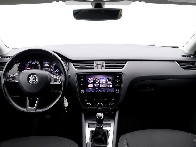 Škoda Octavia 1,6 TDI Ambition LED Navi - fotka 23 z 30