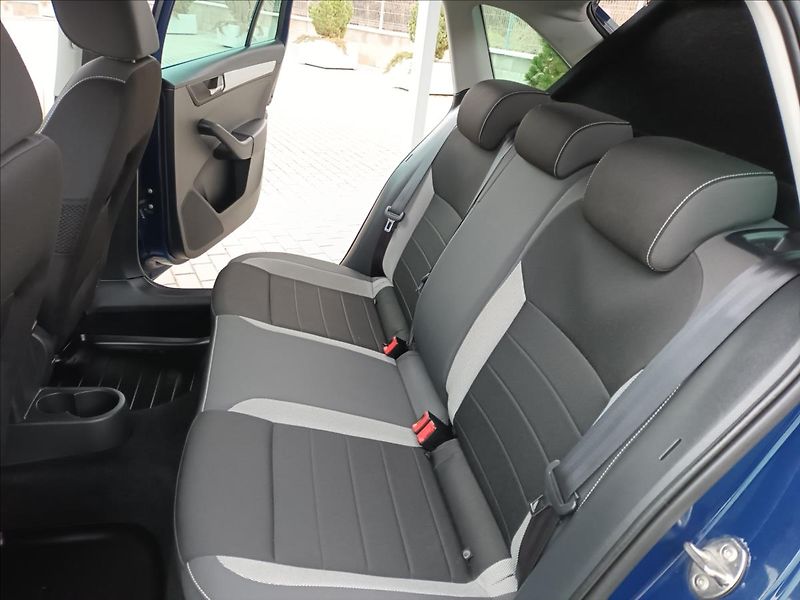 Škoda Rapid 1,0 TSI,81KW,DIGIKLIMA,TEMPOMA - fotka 17 z 36