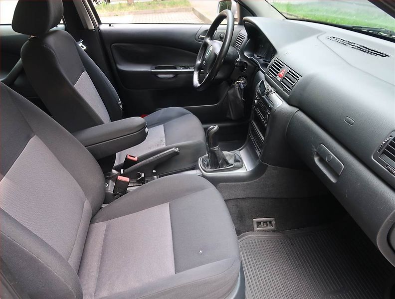 Škoda Octavia (2004) 1.9 TDI, po STK, Tažné - fotka 9 z 16