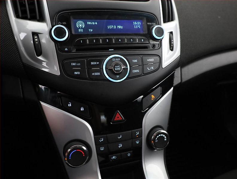 Chevrolet Cruze (2013) 1.6 i 16V, ČR,1.maj - fotka 10 z 12