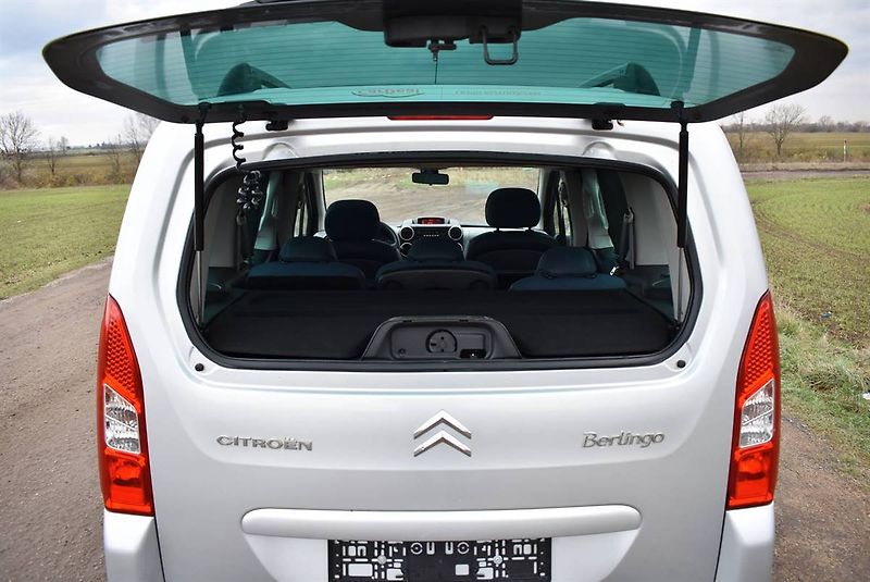 Citroën Berlingo 1,6 16V MULT,1.M,SERVIS,TOP! - fotka 17 z 19