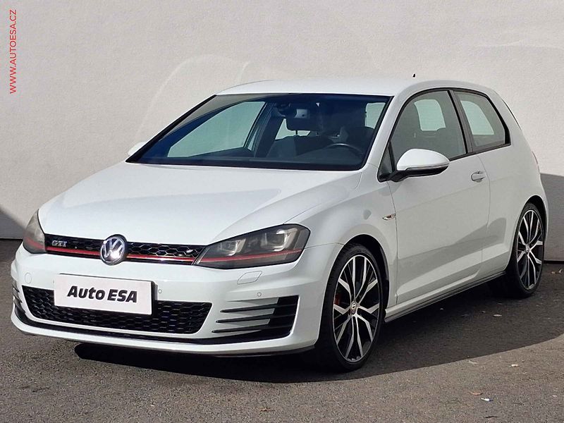 Volkswagen Golf (2013) 2.0 TSi, GTi, bixen, navi - fotka 3 z 17