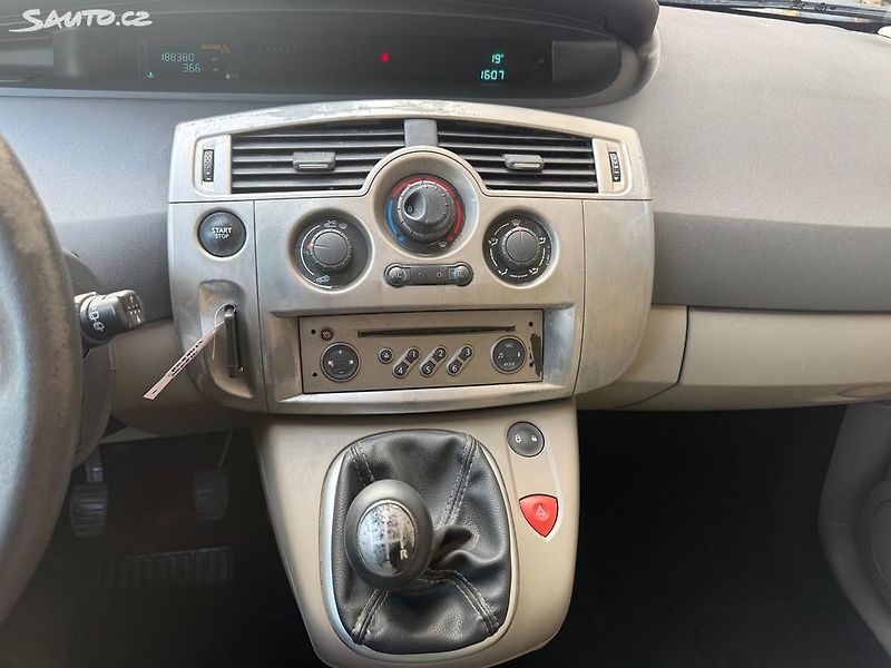 Renault Scénic (2006) 1.6i, 82kw L+Z kola - fotka 18 z 20