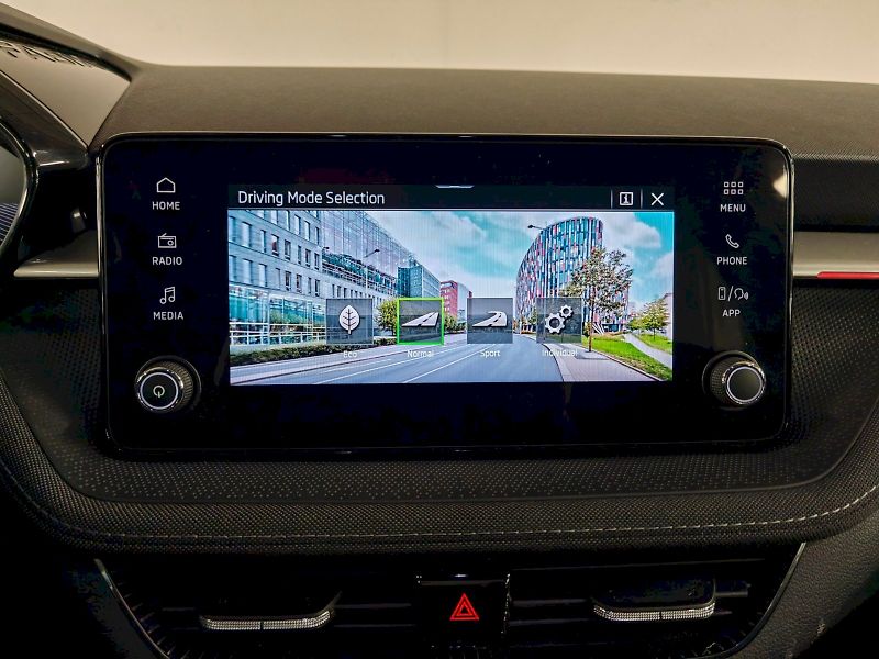 Škoda Fabia (2025) 1.0 TSI 70 kW Top Selection - fotka 13 z 28