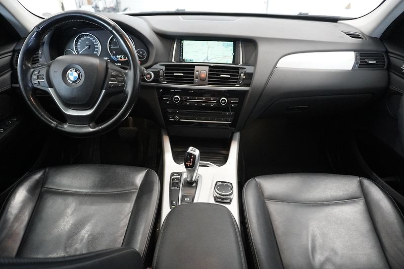BMW X3 2.0d 110 kW SDRIVE AUTOMAT - fotka 21 z 29