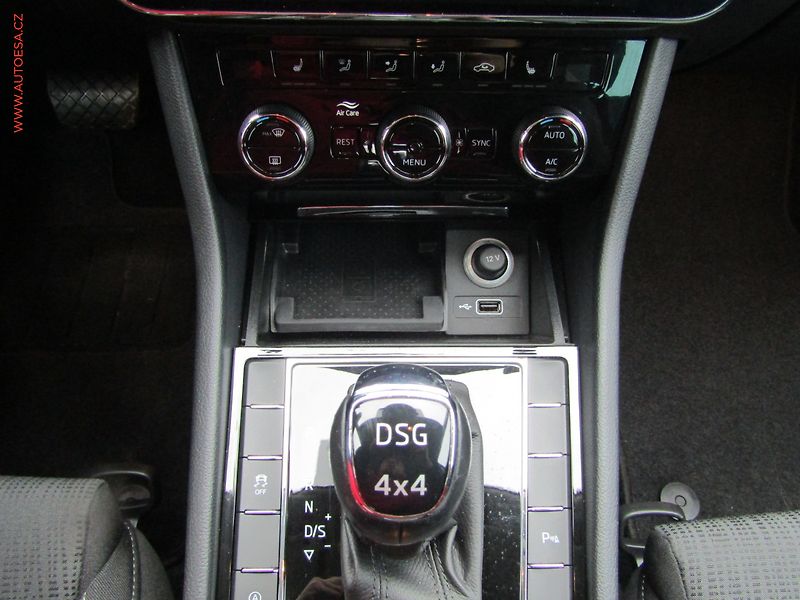 Škoda Superb (2018) 2.0 TDi 4x4, Ambition, DSG - fotka 16 z 18
