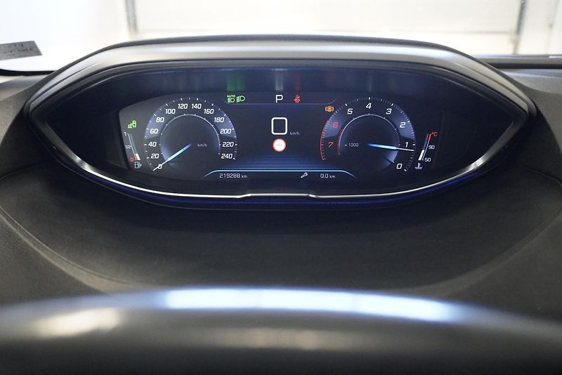 Peugeot 5008 1.6 E-THP ALLURE AUT. - fotka 16 z 32