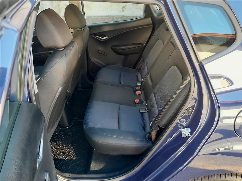 Hyundai ix20 1,6i 91kW 38 000km - fotka 20 z 54