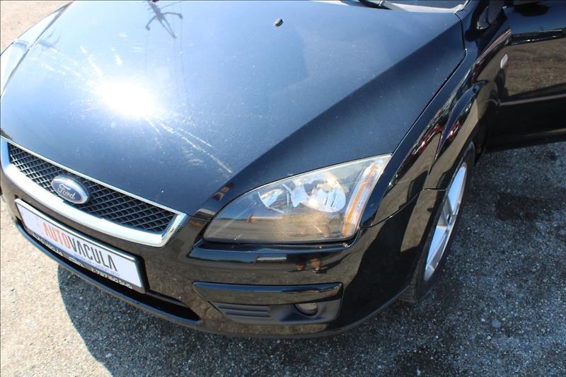 Ford Focus 1,8 i  STK 11/2027, VÝHŘEVY - fotka 19 z 23
