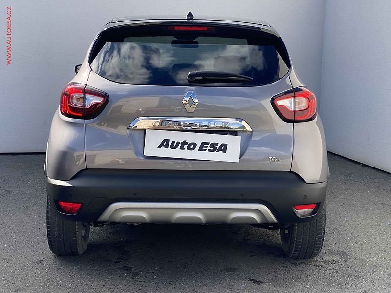 Renault Captur (2017) 1.2TCe, Intense, AT, LED - fotka 5 z 18