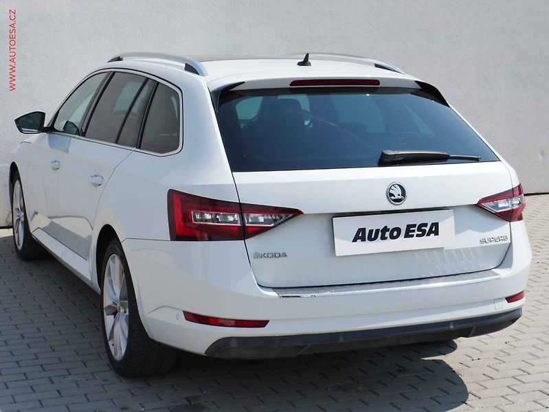 Škoda Superb (2015) 1.6TDi, ČR, Style, DSG, kůže - fotka 6 z 21