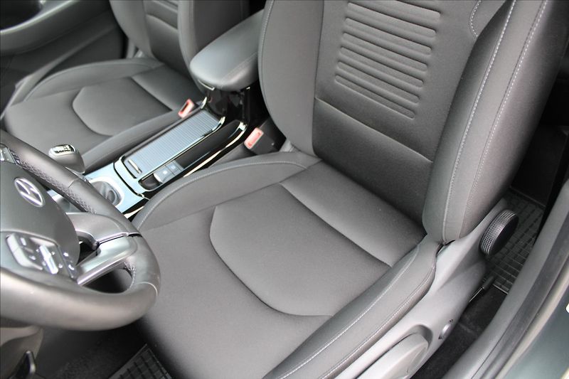 Hyundai i30 1,5 CVVT  ČR,1MAJ,ZÁRUKA,STYLE - fotka 24 z 32