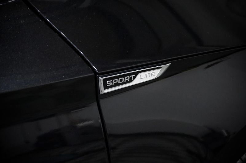 Škoda Superb 2.0 TSI 162 kW DSG Sportline - fotka 10 z 50