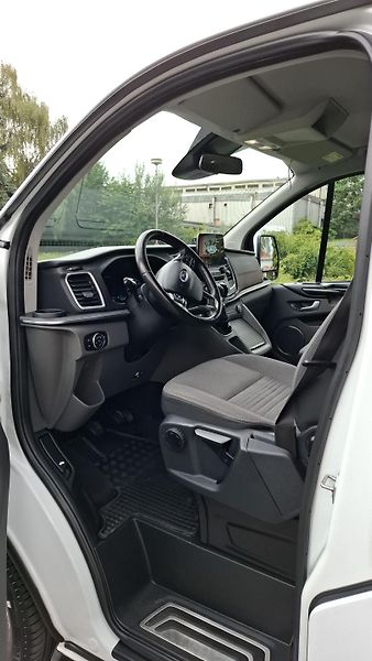 Ford Tourneo Custom (2018) - fotka 6 z 13