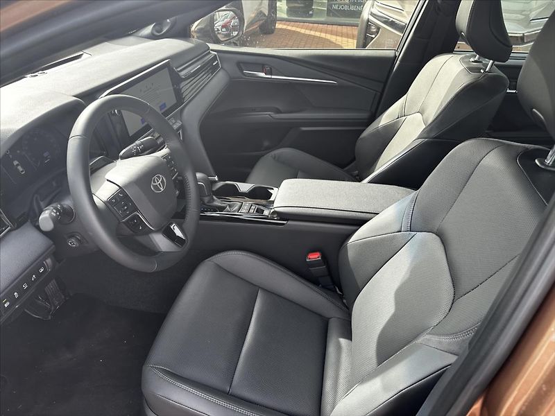 Toyota Camry 2,5 Executive - fotka 6 z 13