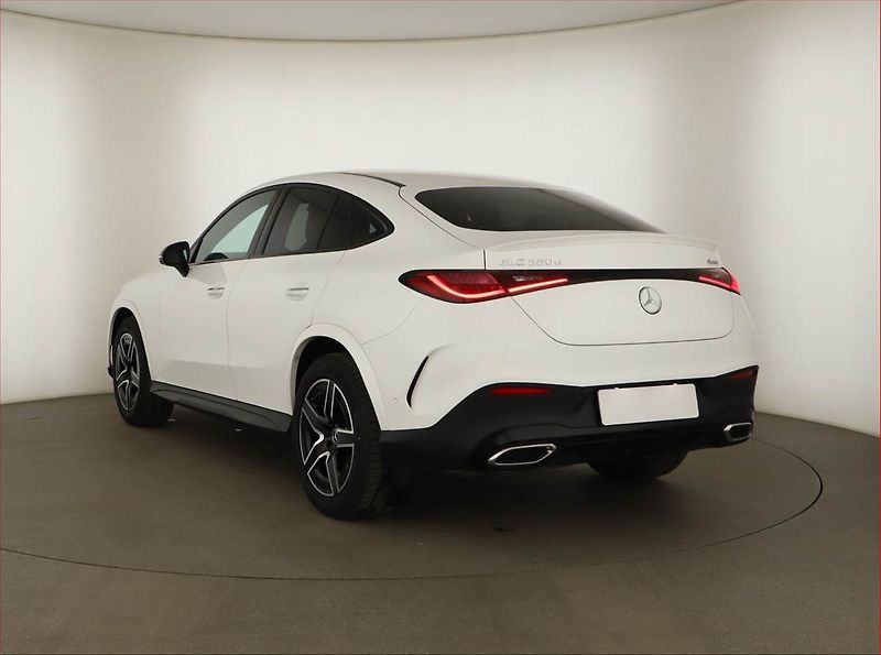 Mercedes-Benz GLC (2023) 220 d 4MATIC, 360°, ACC - fotka 4 z 20