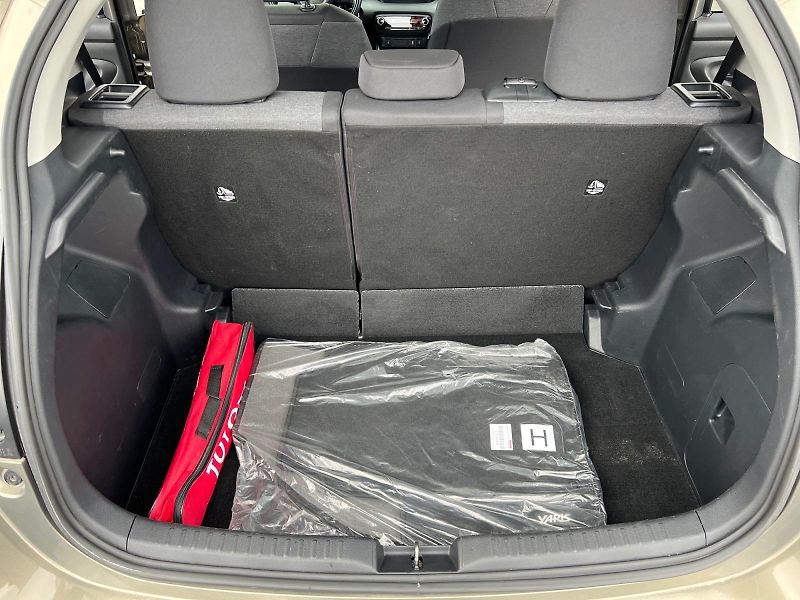 Toyota Yaris (2023) HYBRID 85kW e-CVT STYLE CZ - fotka 16 z 23