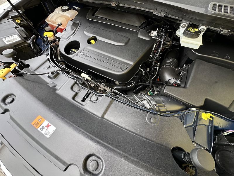 Ford Kuga (2014) 2.0TDCI/103kW * ČR * 4x4  - fotka 27 z 33