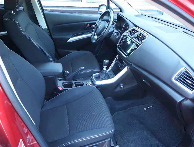 Suzuki SX4 S-Cross (2021) Comfort 1.4 BoosterJet, 4X4 - fotka 9 z 17