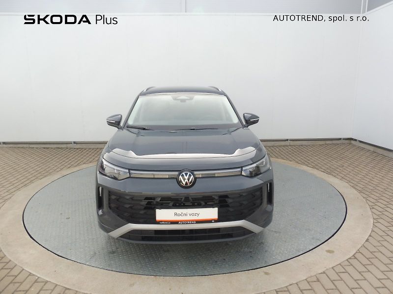 Volkswagen Tayron (2026) People 1,5 TSI 150kW eHybrid - fotka 4 z 29