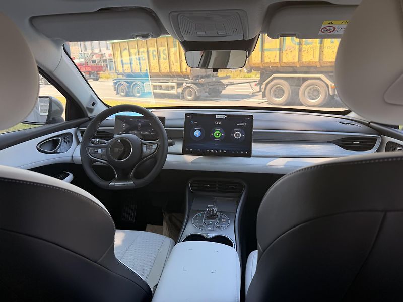 BYD Seal 5 DM-i (2025) Comfort Superhybrid - fotka 7 z 8