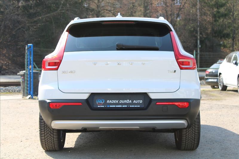 Volvo XC40 2,0 T4  1MAJ,4x4,MOMENTUM PRO - fotka 6 z 43
